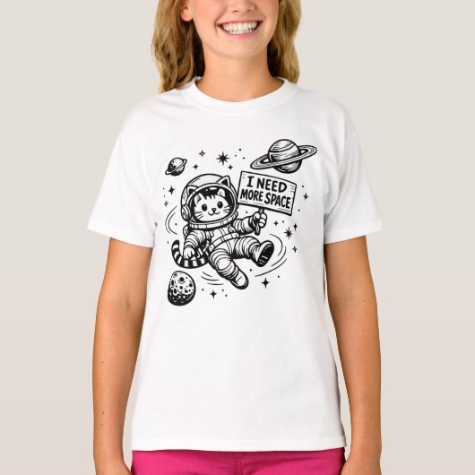 宇宙遊泳中の猫の宇宙飛行士 もっとスペースが欲しい Tシャツ (正面)