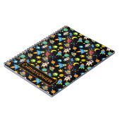 宇宙飛カラフル行士，黒にロケット弾 ノートブック (左側)