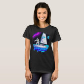 宇宙飛行士がボートで宇宙海湖カッコいい Tシャツ (正面フル)