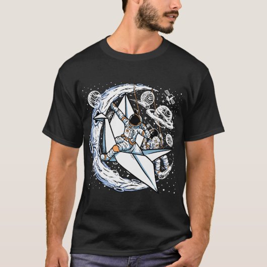 宇宙飛行士が乗る紙 Tシャツ (正面)