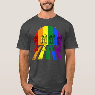 宇宙飛行士が歩くLGBTQレトロスペースレインボーゲイプライド Tシャツ