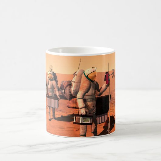 宇宙飛行士が火星に気象機器を設置する。 コーヒーマグカップ (中央)