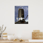 宇宙飛行士がINTELSAT VI (STS-49)を捕獲し修理する ポスター (キッチン)