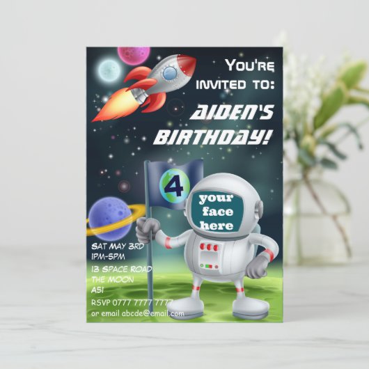 宇宙飛行士と宇宙ロケットの誕生日招待状 招待状 (スタンド正面)