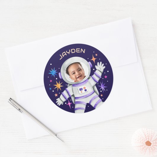 宇宙飛行士と星の宇宙写真 ラウンドシール (封筒)