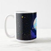 宇宙飛行士のくまが地球を周回 コーヒーマグカップ (左)