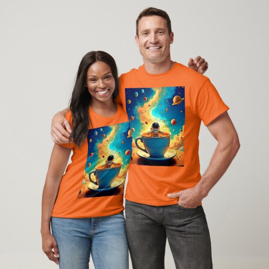 宇宙飛行士のコーヒーコスモス・ジャーニー Tシャツ (ユニセックス)