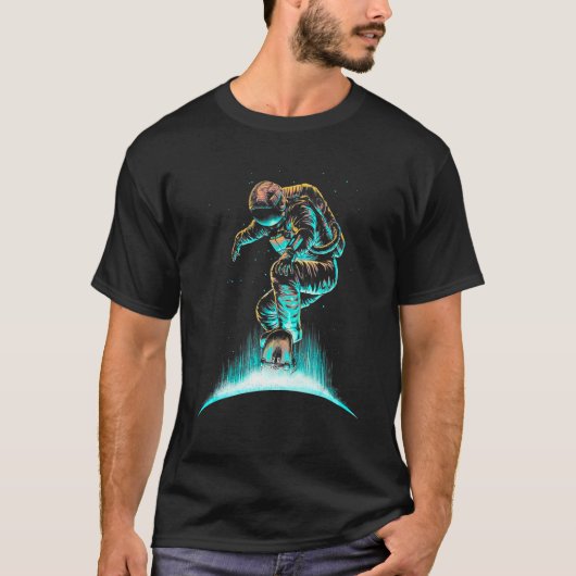 宇宙飛行士のスケートボード宇宙コスモスサイエンスUn Tシャツ (正面)