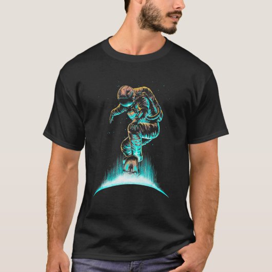 宇宙飛行士のスケートボード宇宙コスモスサイエンスUn Tシャツ (正面)