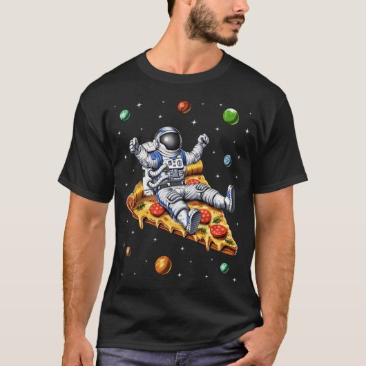 宇宙飛行士のピザスライス乗り物 Tシャツ (正面)