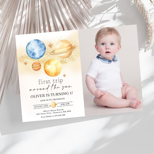 宇宙飛行士の宇宙が太陽のまわりにの写真を最初に旅 招待状