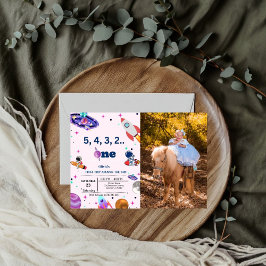 宇宙飛行士の宇宙の最初ののまわりに旅は太陽の誕生日 招待状