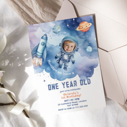 宇宙飛行士の宇宙の男の子1歳の誕生日の写真 招待状