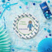 宇宙飛行士の少年、ロケットが宇宙に打ち上げられる日に生誕祭 ペーパープレート (パーティー)