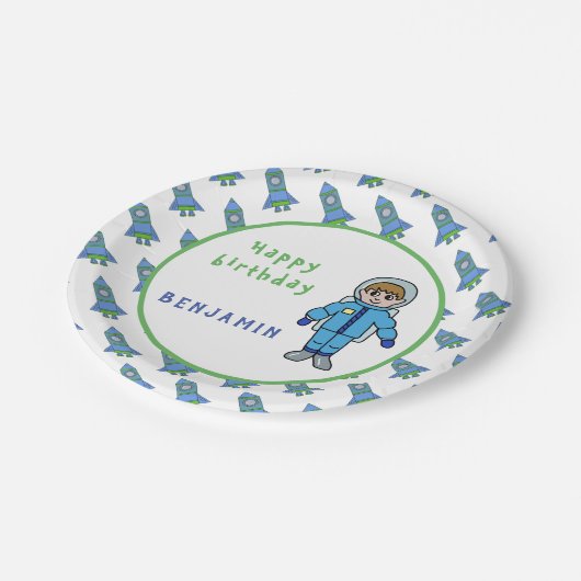 宇宙飛行士の少年、ロケットが宇宙に打ち上げられる日に生誕祭 ペーパープレート (アングル)