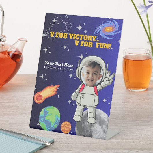 宇宙飛行士の少年 誕生日 お名前を入力 台座サイン (インサイチュ)