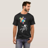 宇宙飛行士の浮遠くに動 Tシャツ (正面フル)