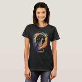 宇宙飛行士の猫宇宙想像図カラフル形 Tシャツ (正面フル)