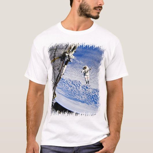 宇宙飛行士の船外活動 Tシャツ (正面)
