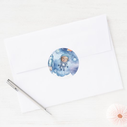宇宙飛行士の誕生日パーティーの写真 ラウンドシール (封筒)
