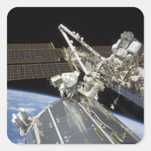 宇宙飛行士は一連の作業を行う スクエアシール