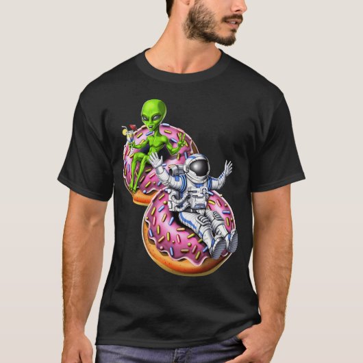 宇宙飛行士エイリアンのドーナツ乗り物 Tシャツ (正面)