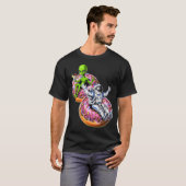 宇宙飛行士エイリアンのドーナツ乗り物 Tシャツ (正面フル)