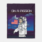 宇宙飛行士オンムーンアウタースペースボーイ誕生日 フリースブランケット (正面)