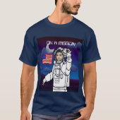 宇宙飛行士オンムーンアウタースペースボーイ誕生日 Tシャツ (正面)