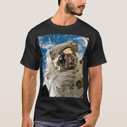 宇宙飛行士カッコいい宇宙空間写真カッコいい宇宙 Tシャツ (正面)