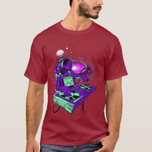 宇宙飛行士サイケデリックの音楽DJミキサーの精神 Tシャツ