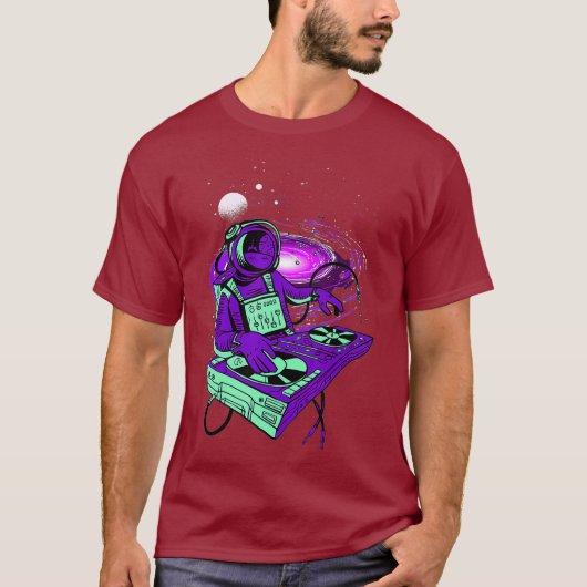 宇宙飛行士サイケデリックの音楽DJミキサーの精神 Tシャツ (正面)