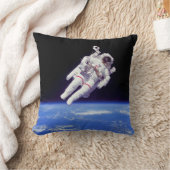 宇宙飛行士ジェットパックスペースウォークアース軌道写真 クッション (ブランケット)