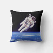 宇宙飛行士ジェットパックスペースウォークアース軌道写真 クッション (裏面)