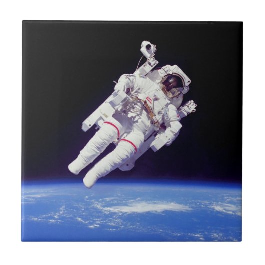 宇宙飛行士ジェットパック スペースウォーク 地球軌道 写真 タイル (正面)
