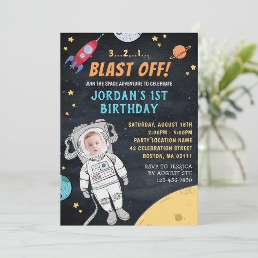 宇宙飛行士ロケット宇宙 |写真の最初の誕生日 招待状 (スタンド正面)