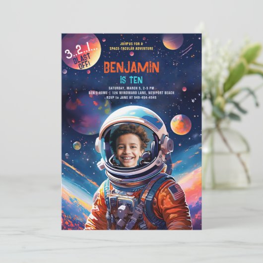 宇宙飛行士深い宇宙スカイ惑星写真誕生日 招待状 (スタンド正面)
