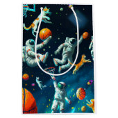 宇宙飛行士遊と宇宙する猫のバスケットボール ミディアムペーパーバッグ (正面)