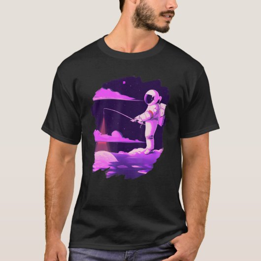宇宙飛行士 釣り船 宇宙 海 湖 クール フィッシュ Tシャツ (正面)