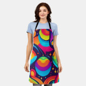 宇宙鮮やか万華鏡のように千変万化するパターン エプロン (着用した状態)