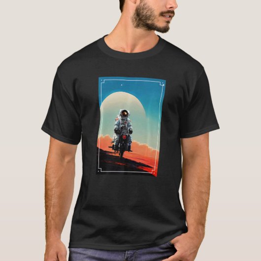 宇宙1でオートバイに乗る宇宙飛行士 Tシャツ (正面)