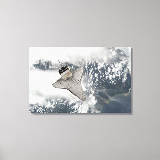 宇宙・シャトル・ディスカバリーの下面 キャンバスプリント (正面)