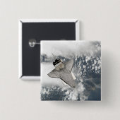 宇宙・シャトル・ディスカバリーの下面 缶バッジ (正面&裏面)