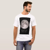 宇宙、銀河系、太陽のシステム、地球の月 Tシャツ (正面フル)