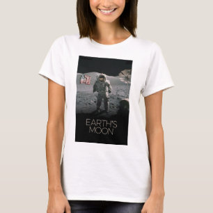 宇宙、銀河系、太陽のシステム、地球の月 Tシャツ