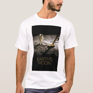 宇宙、銀河系、太陽のシステム、地球の月 Tシャツ