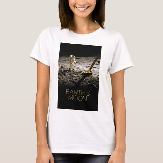 宇宙、銀河系、太陽のシステム、地球の月 Tシャツ (正面)