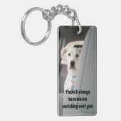 守護者を見守る可愛い白犬の写真 キーホルダー (正面左)