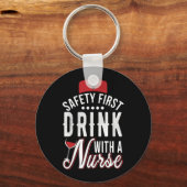 安全のために飲むナース キーホルダー (正面)