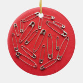 安全ピン セラミックオーナメント (裏面)